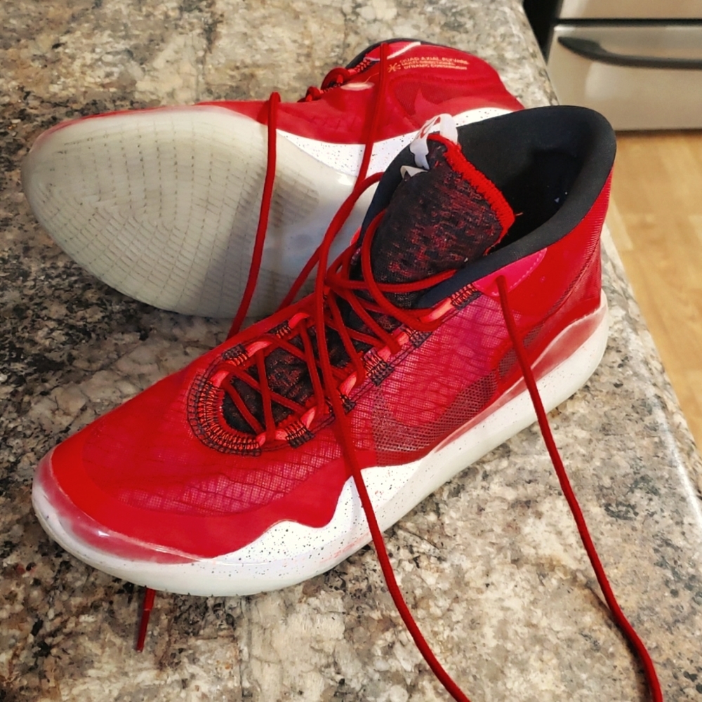 Nike Zoom 12th Edition